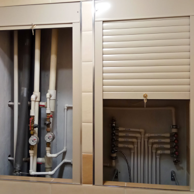 Как закрыть трубы в туалете?